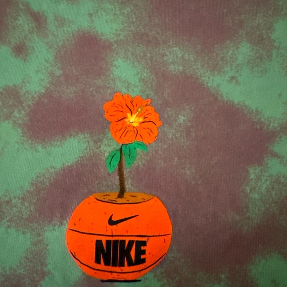 Nike Max90 Just Do It Basketball T-Shirt Size S ‘Green Purple' FD0066-363 - Picture 3 of 4